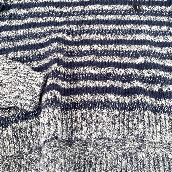 Abercrombie gray and navy striped front sweater - Picture 3 of 4